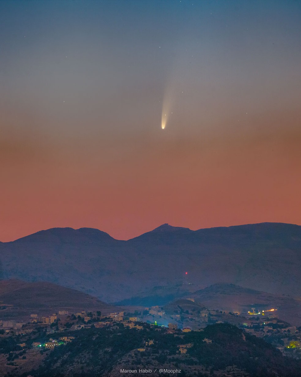 Cometa Neowise é fotografado no Líbano